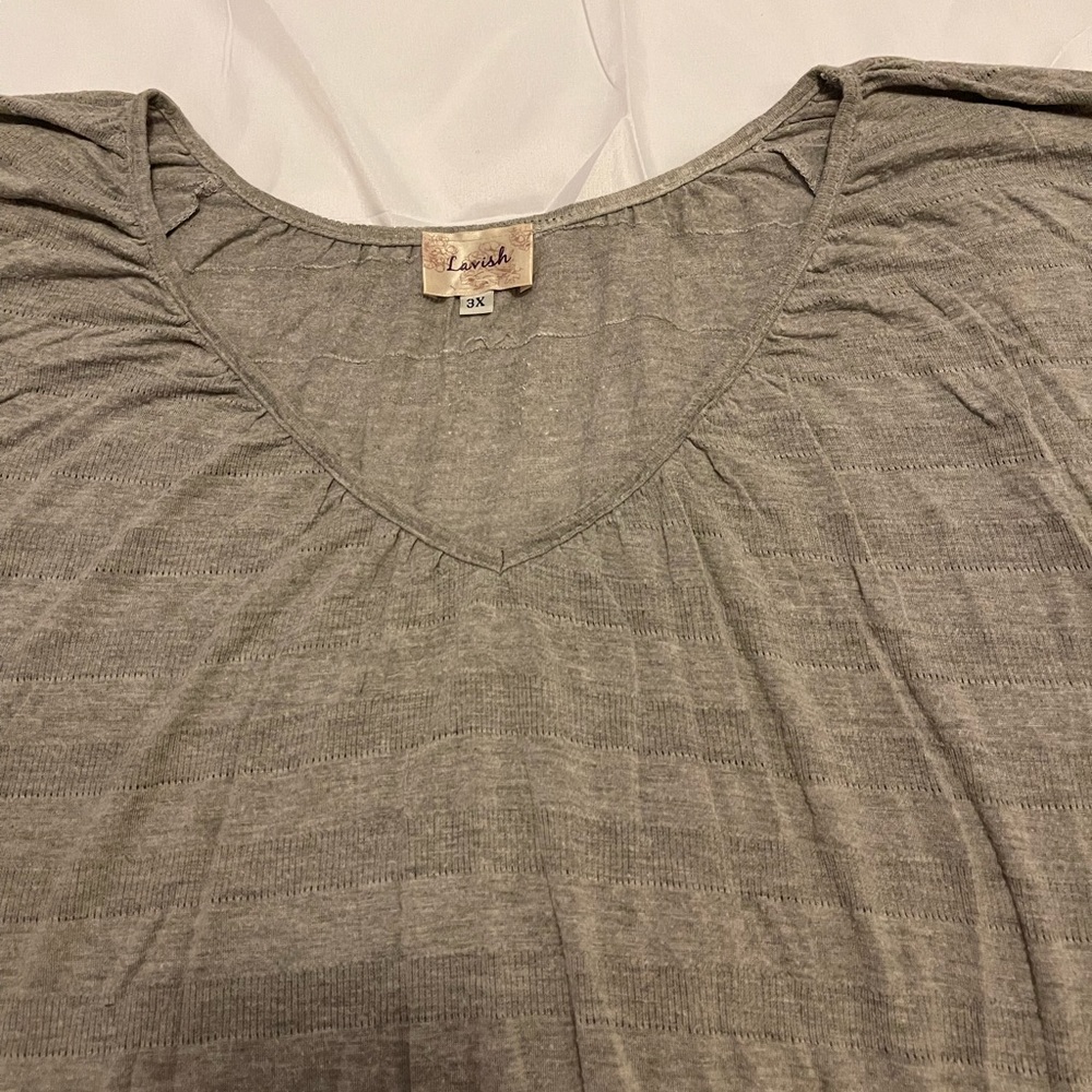 Used Gray V neck short sleeve shirt